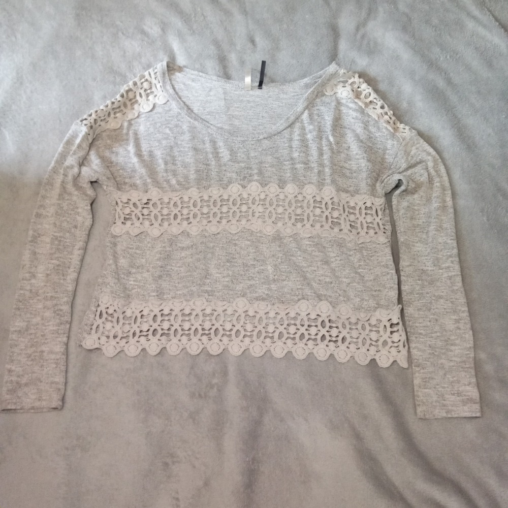 You Are Not Alone Heather Gray Crochet Lace Trim Long Sleeve Top Medium CR1930